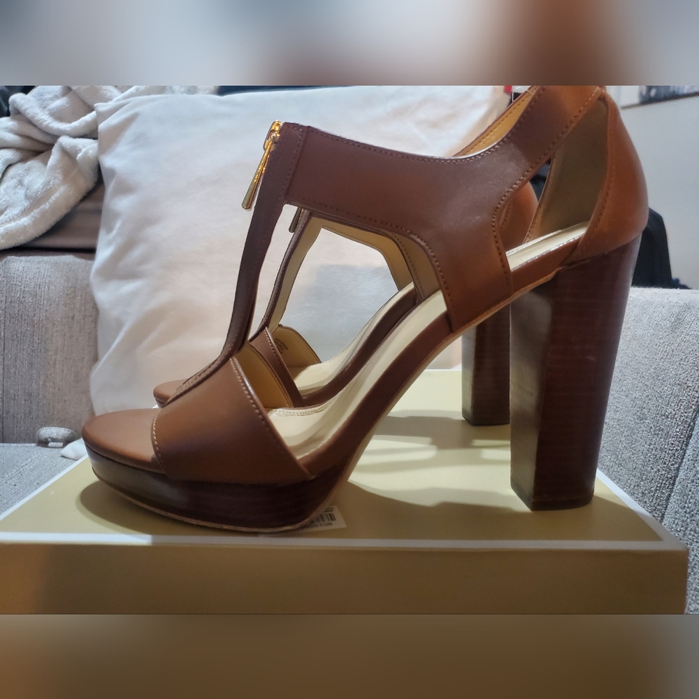 MICHAEL MICHAEL KORSWomen's Berkley T-Strap Platform Dress Sandals